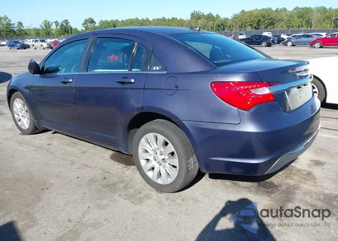 2014 Chrysler 200 Lx z USA, uszkodzony, nr VIN 1C3CCBAB8EN142773